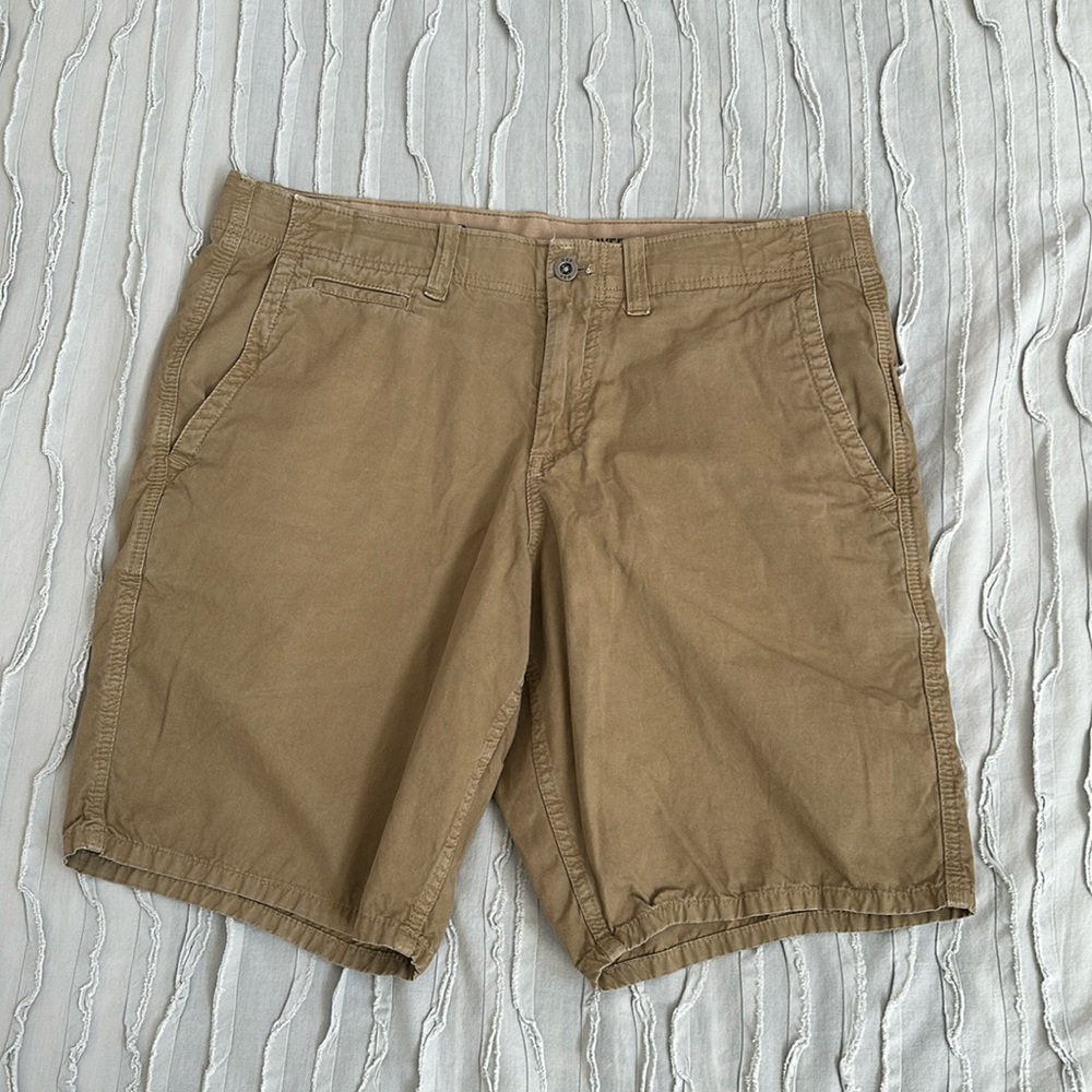 Khaki GAP shorts lived-in Size 34
